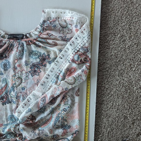 Almost Famous Size Medium Scoop Neck Paisley Top - Picture 7 of 11